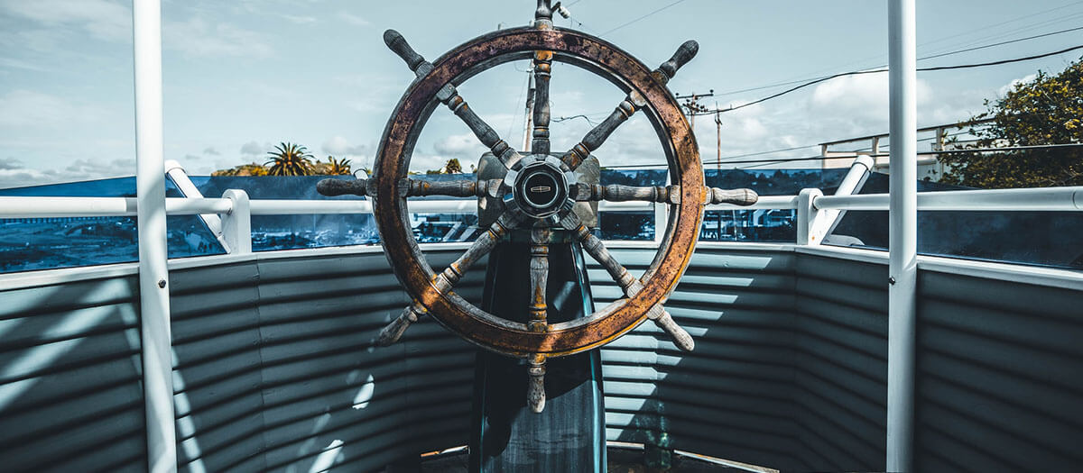 nautical theme decor ideas - ships helm wheel