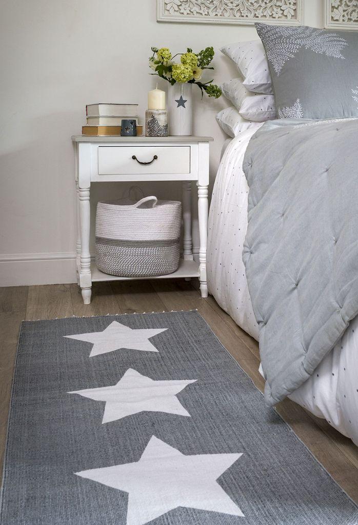 grey and white star rug recycled homeware 